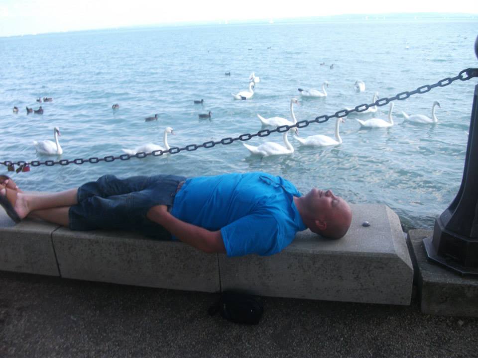 Zamárdival szemben a balatonfüredi Tagore sétány! Kitűnő lehetőség a Hattyús relaxációra!! :) Csak is ajánlani tudom!